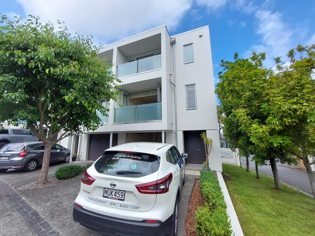 1/68 Remuera Road, Newmarket, Auckland - Carousel 1