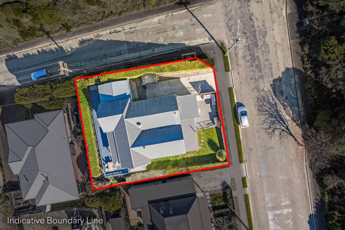 63 Tees Street, South Hill, Oamaru - Carousel 40