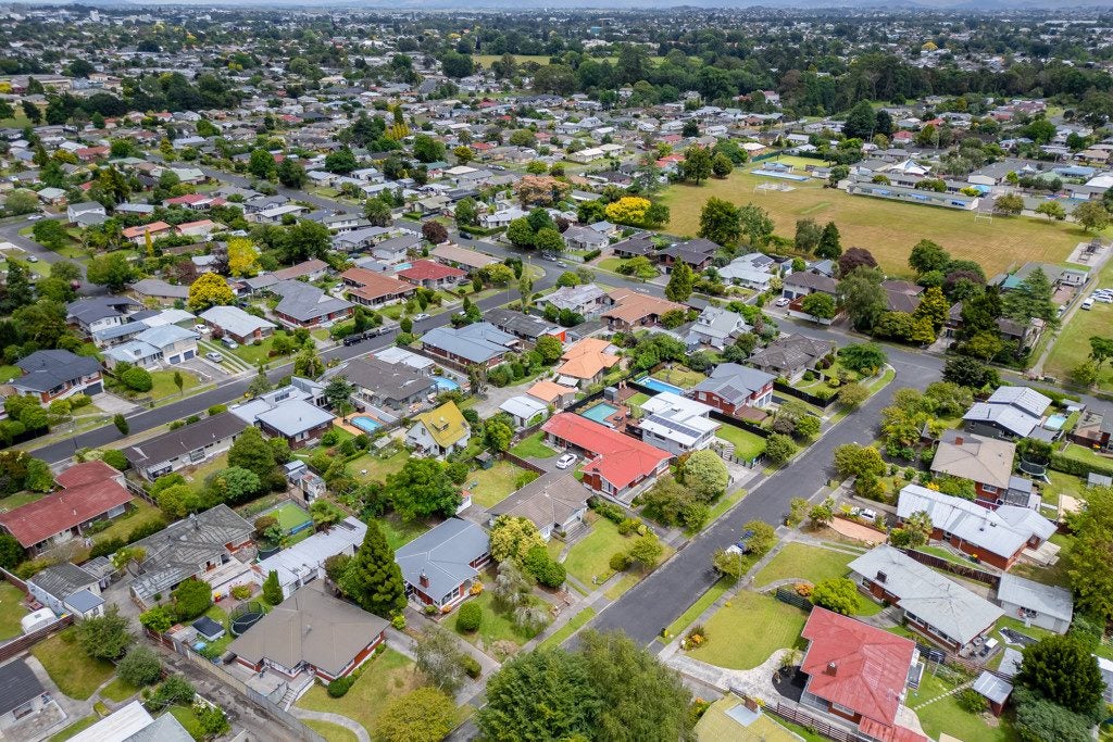 12 Freemont Street, Chartwell, Hamilton - Carousel 20