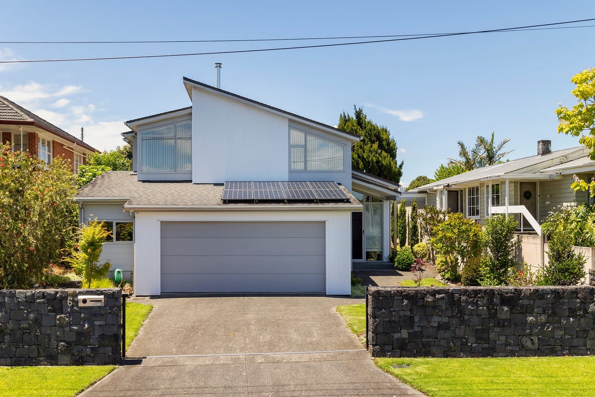 6 Caughey Place, Mount Albert, Auckland - Carousel 1