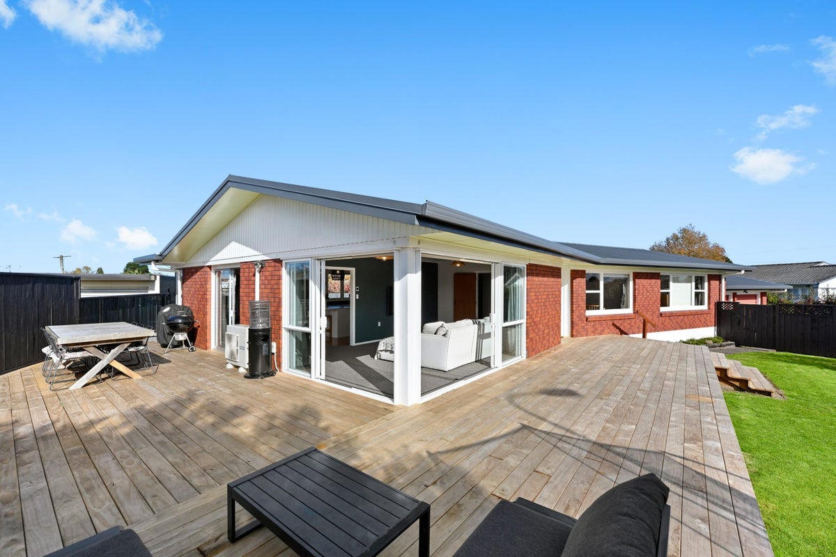4 Glading Place, St Andrews, Hamilton - Carousel 2