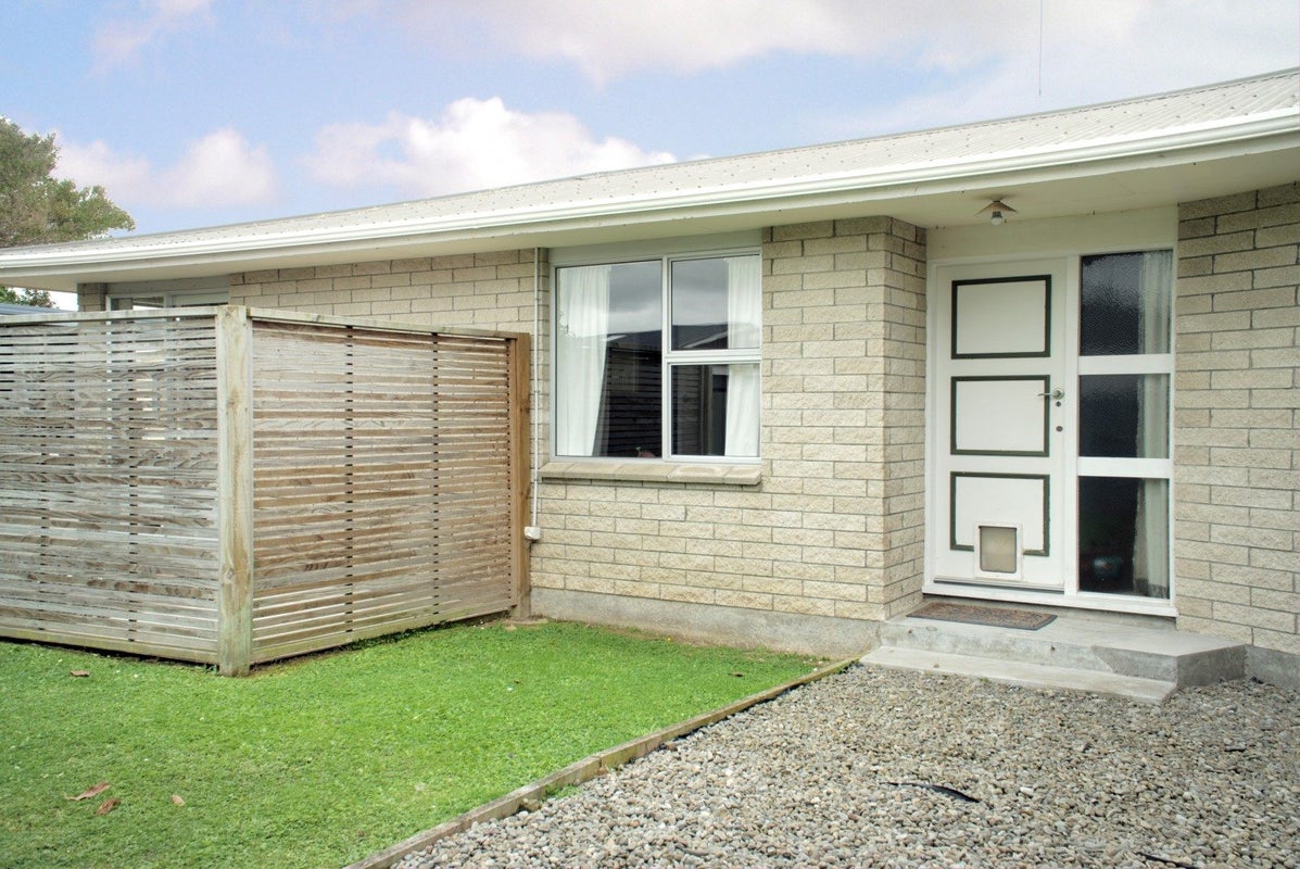 27 Meadowbrook Drive, Cloverlea, Palmerston North - Carousel 2