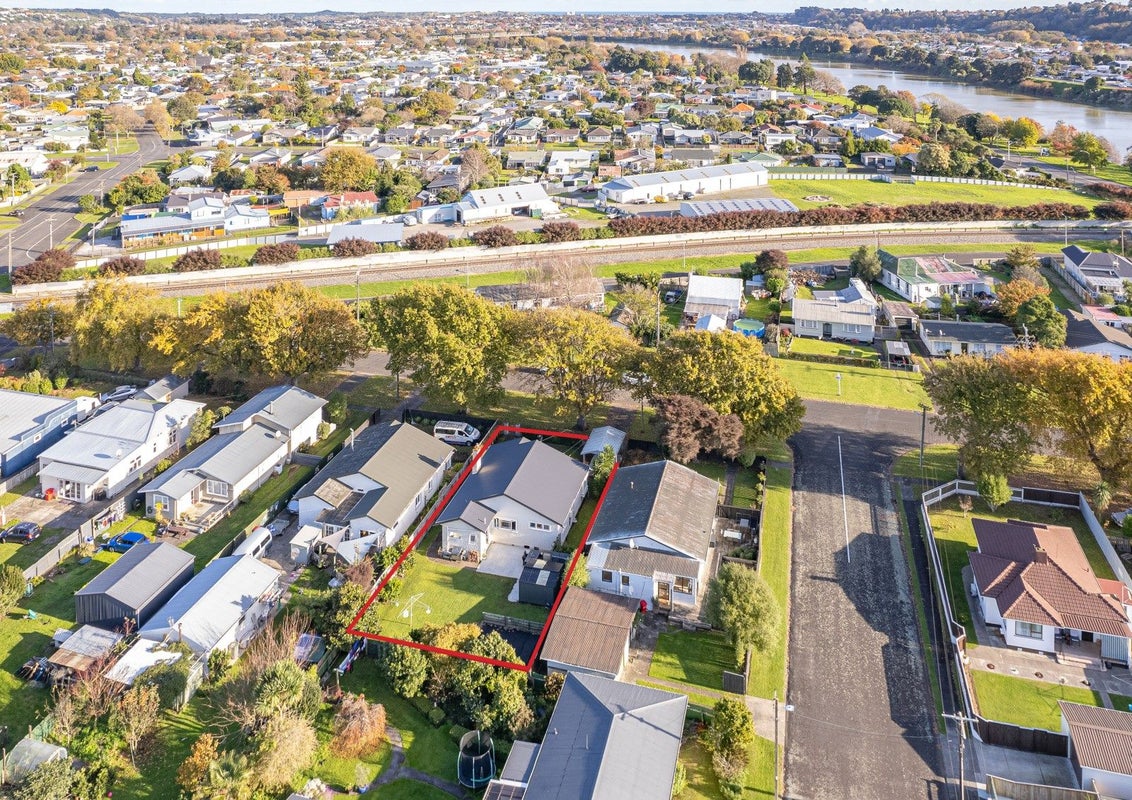 15 Te Mawae Street, Whanganui East, Whanganui - Carousel 25