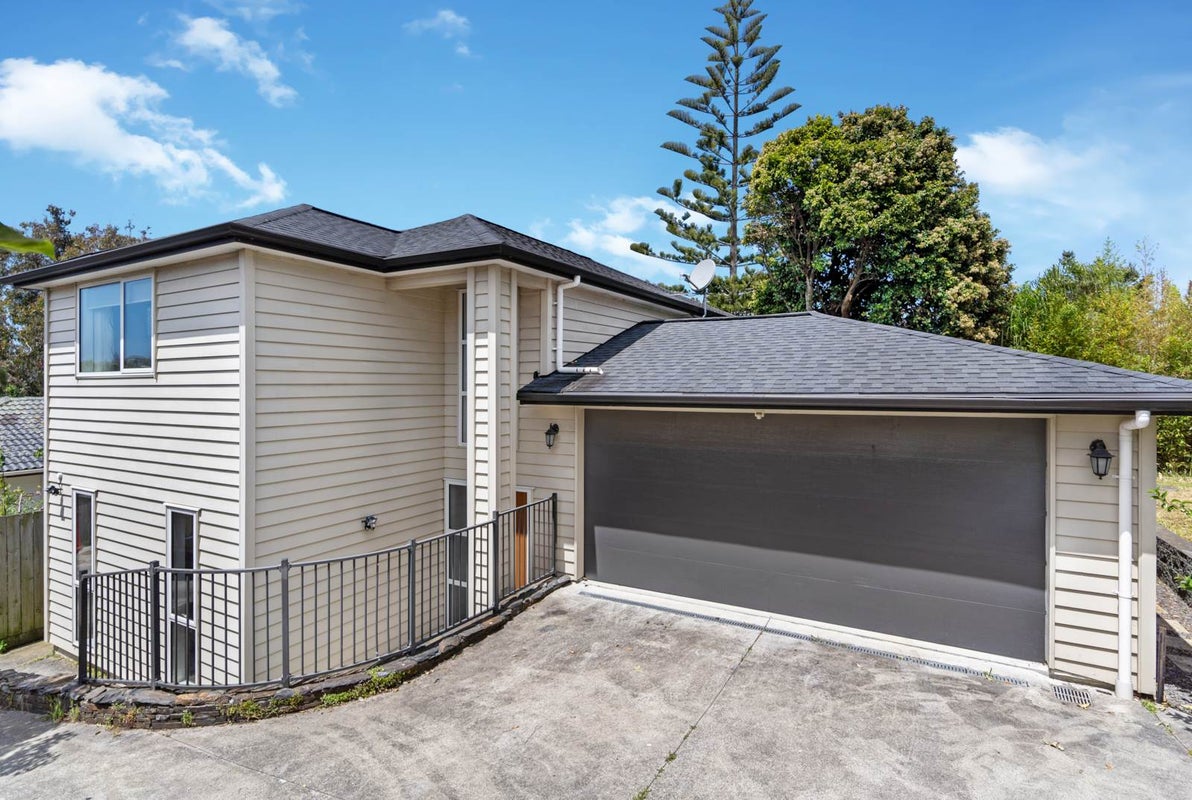 18A Tahu Crescent, Sunnynook, Auckland - Carousel 2