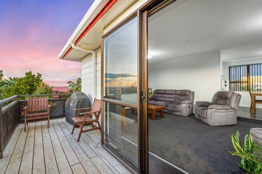 19 Mataura Place, Clover Park, Auckland - Carousel 2