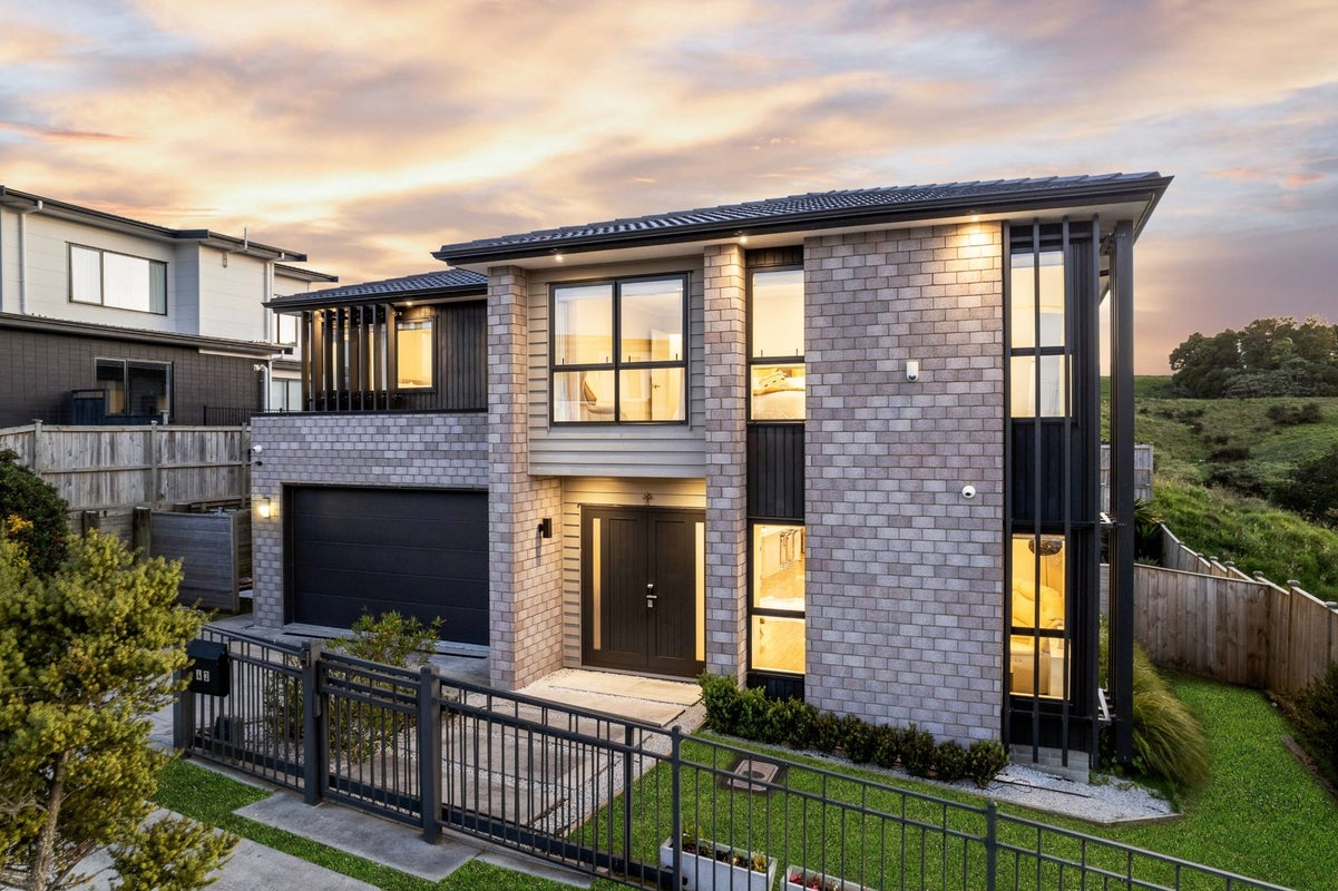 43 Matahae DR, Flat Bush, Auckland - Carousel 2