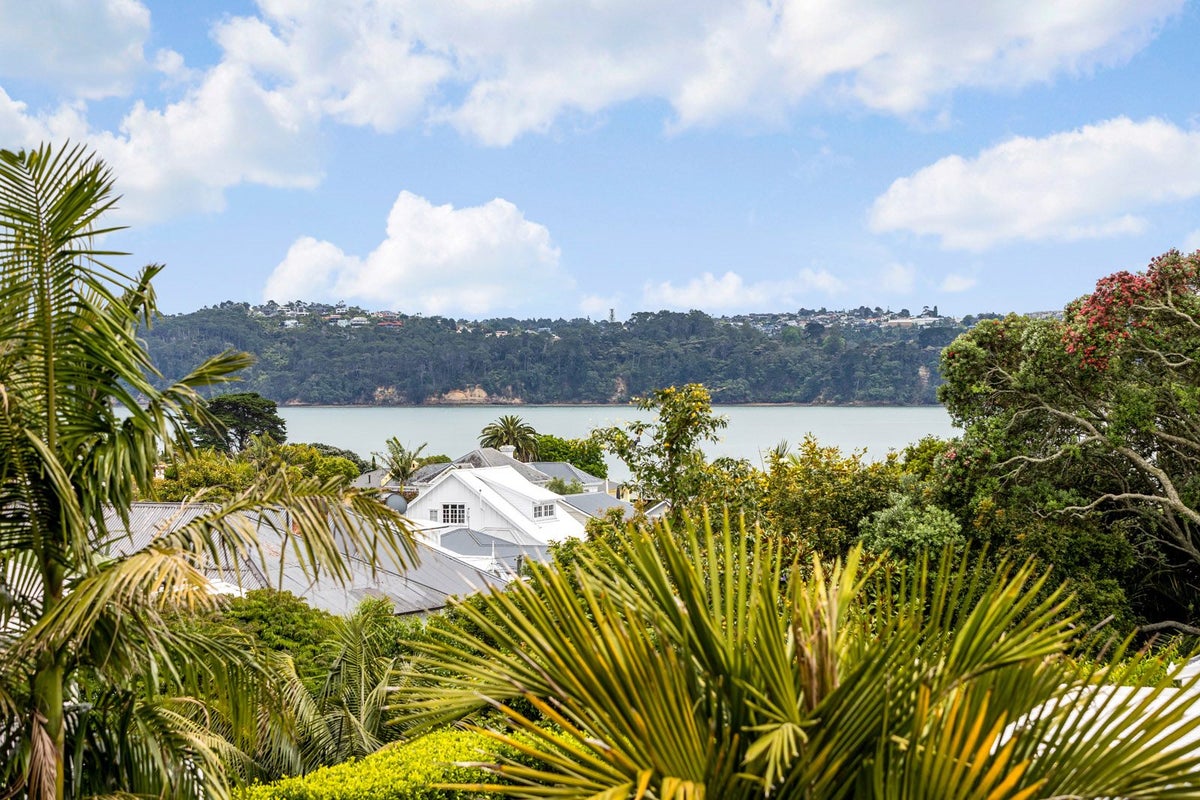 12 Sentinel Road, Herne Bay, Auckland - Carousel 2