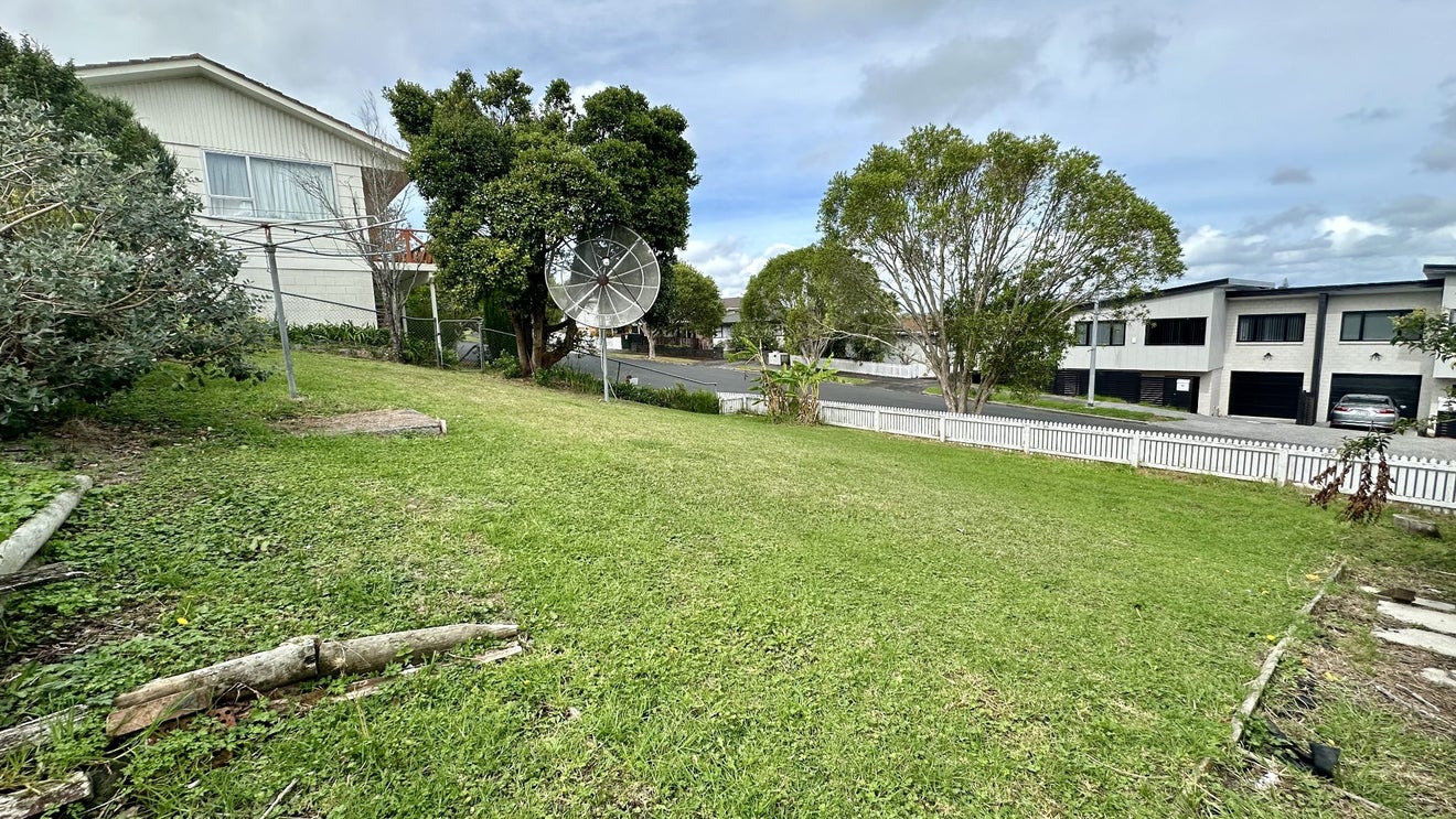 2/59 Trevola Street, New Windsor, Auckland - Carousel 1