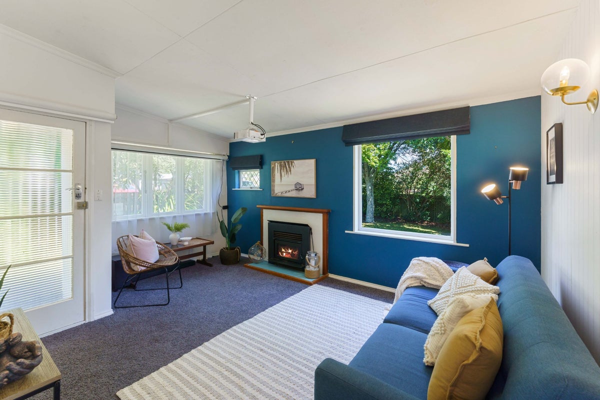 8 Winara Avenue, Waikanae - Carousel 2