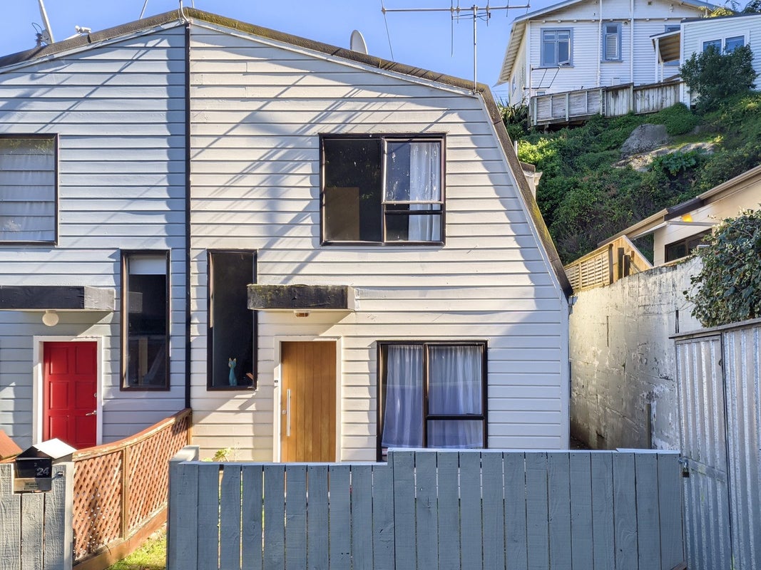 2/24 Akatea Street, Berhampore, Wellington - Carousel 1