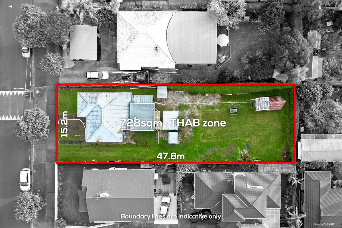 9 Montrose Street, Point Chevalier, Auckland - Carousel 1