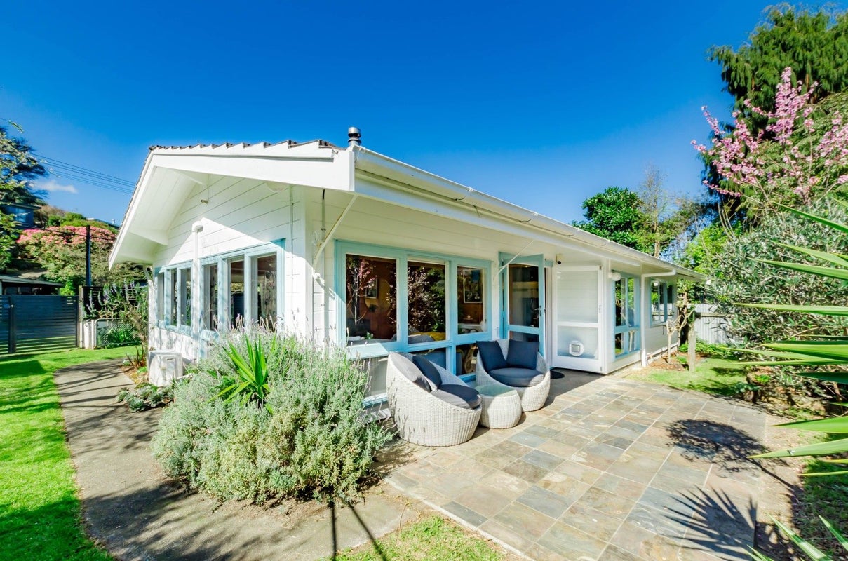 52 Tennis Court Road, Raumati South, Paraparaumu - Carousel 2