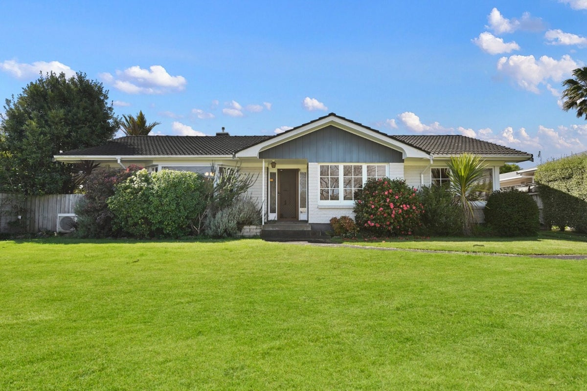 20 Hooker Avenue, Chedworth, Hamilton - Carousel 2