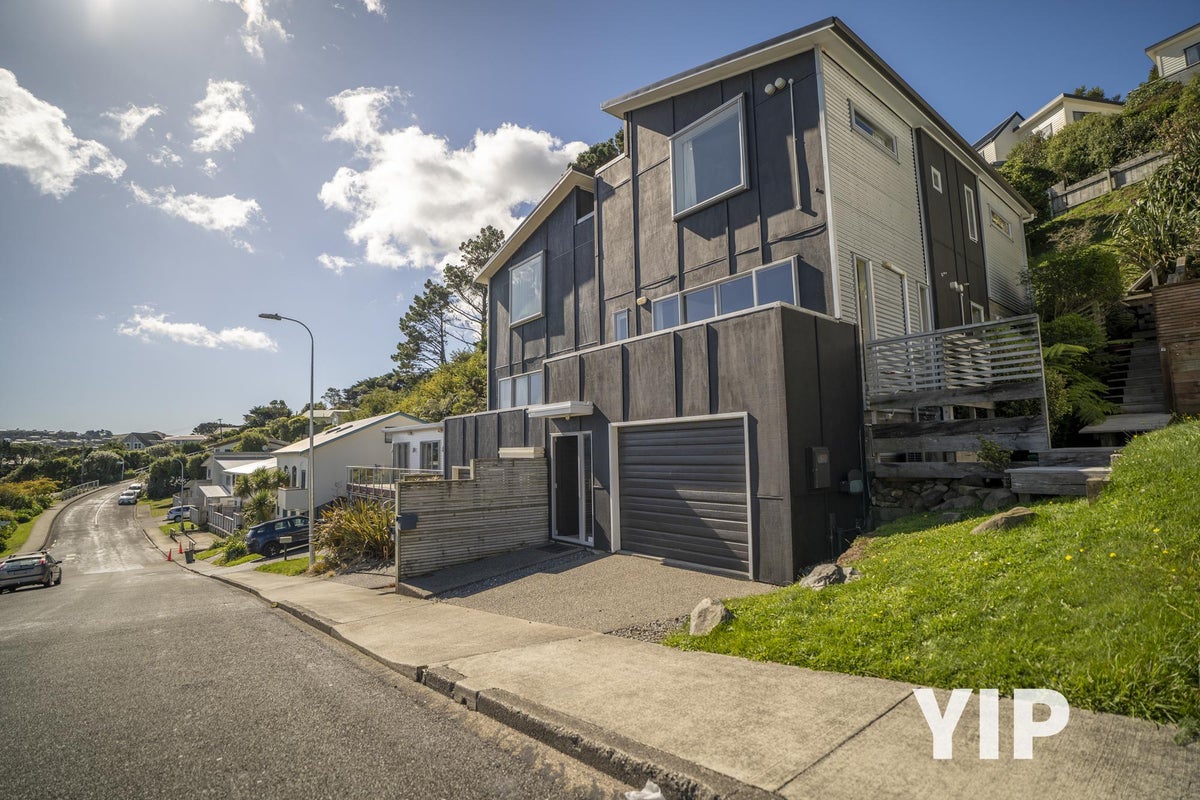 63 Sheridan Terrace, Johnsonville, Wellington - Carousel 1