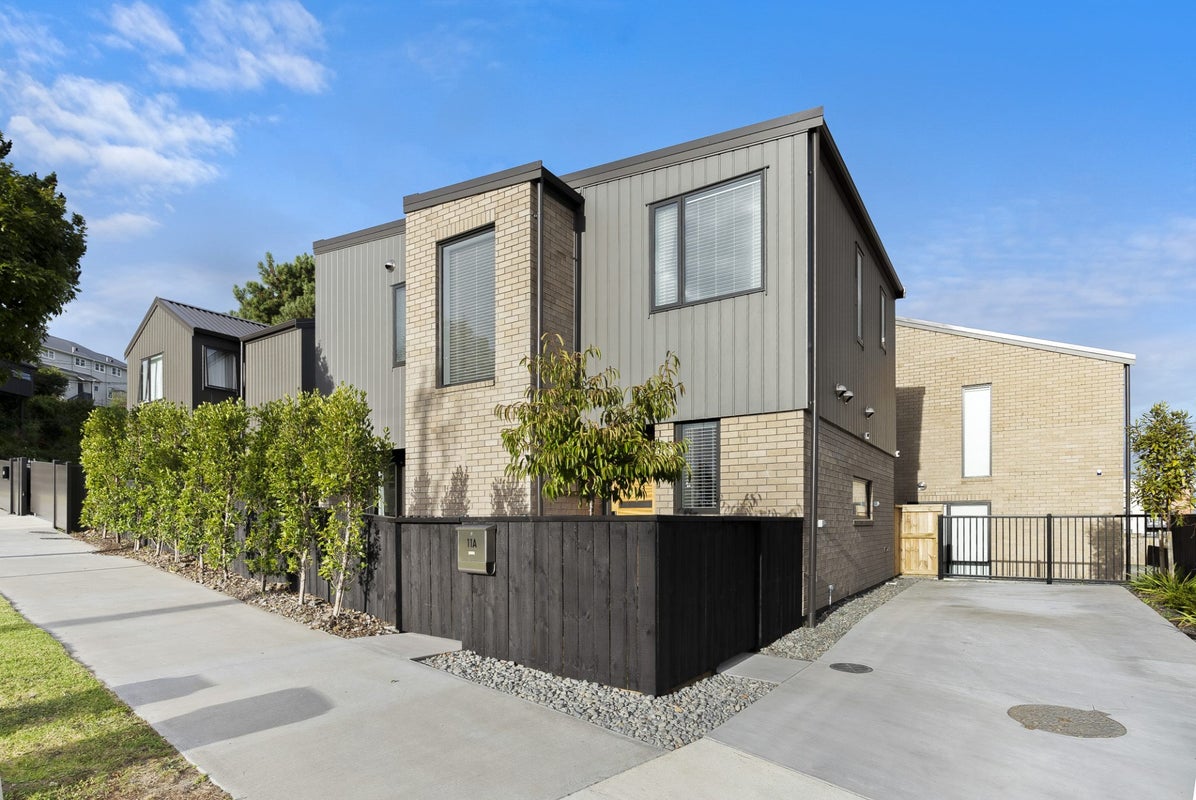 11A Namata Road, Onehunga, Auckland - Carousel 1