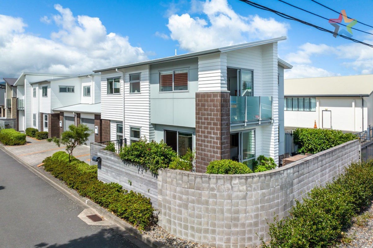 2 Latimer Way, Petone, Lower Hutt - Carousel 2