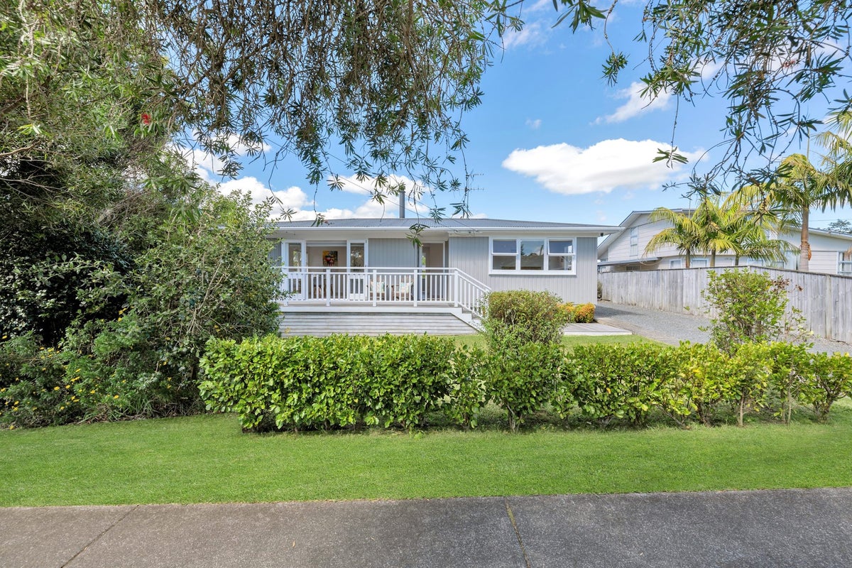 83 Third View Avenue, Beachlands, Auckland - Carousel 1