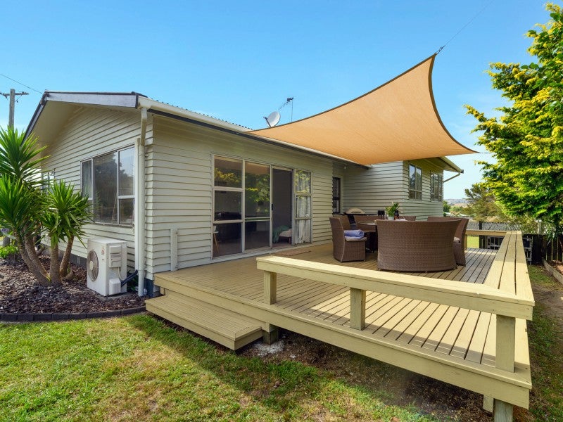 26 Bay Grove, Pukehangi, Rotorua - Carousel 1
