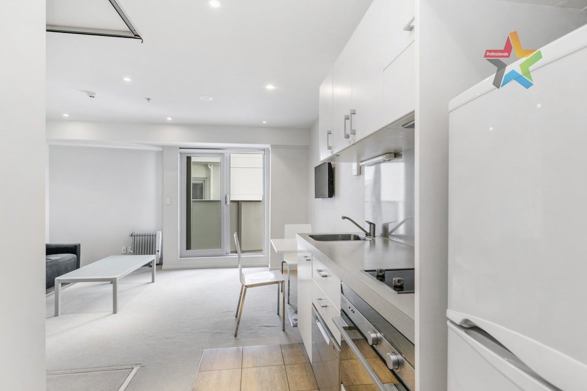 1020/74 Taranaki Street, Te Aro, Wellington - Carousel 2
