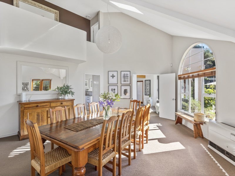 10 Balgownie Grove, Naenae, Lower Hutt - Carousel 1