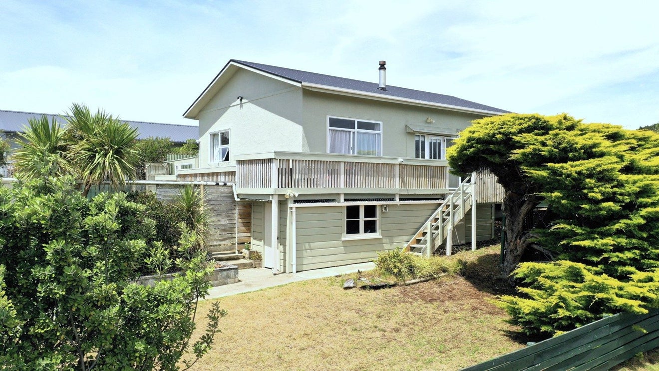 40 Kahukura Avenue, Waitarere Beach, Levin - Carousel 1