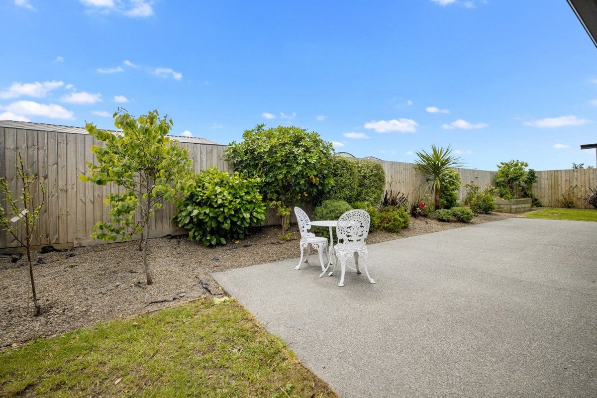 16 Azara Way, Wigram, Christchurch - Carousel 24