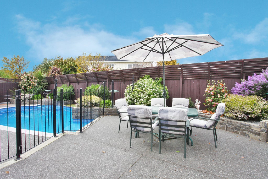 2/6 Woodstock Place, Russley, Christchurch - Carousel 1