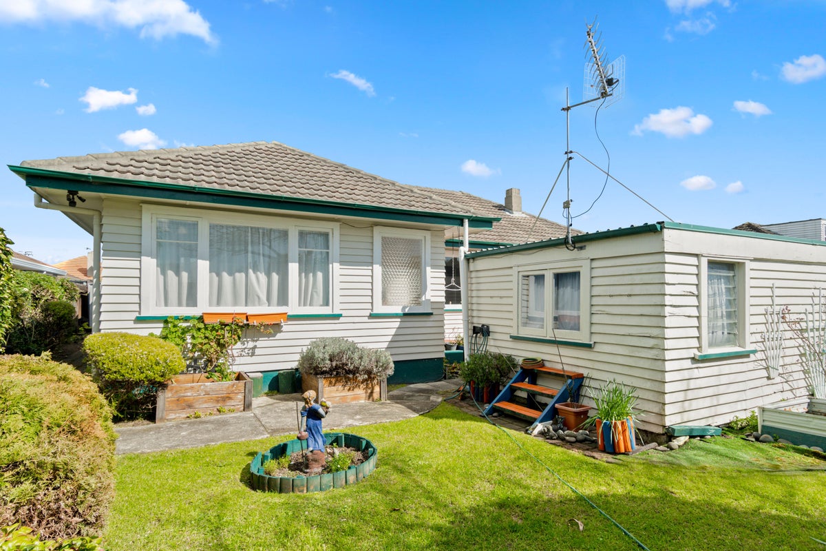 102 Chadwick Road, Greerton, Tauranga - Carousel 1