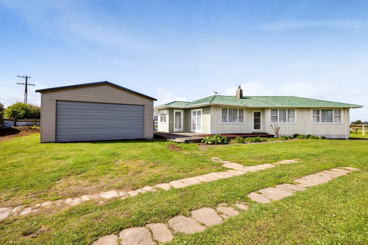 29 Park Lane, Kaponga, Hawera - Carousel 1