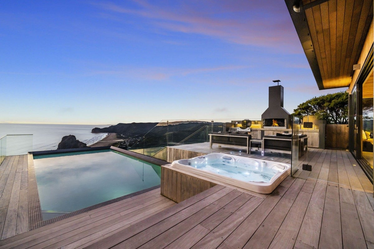 81/81 Piha Road, Piha, Auckland - Carousel 2