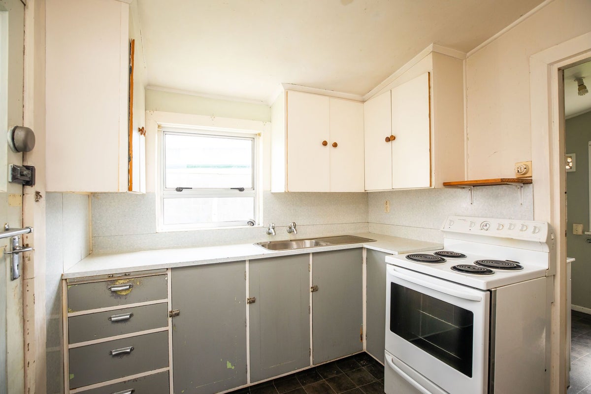 10 Regent Street, West End, Timaru - Carousel 2