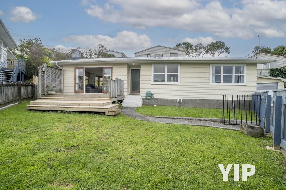 56 Batchelor Street, Newlands, Wellington - Carousel 2