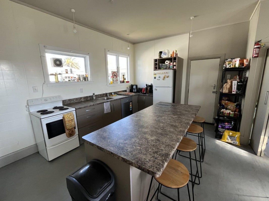 11 Rolleston Street, Hokowhitu, Palmerston North - Carousel 2
