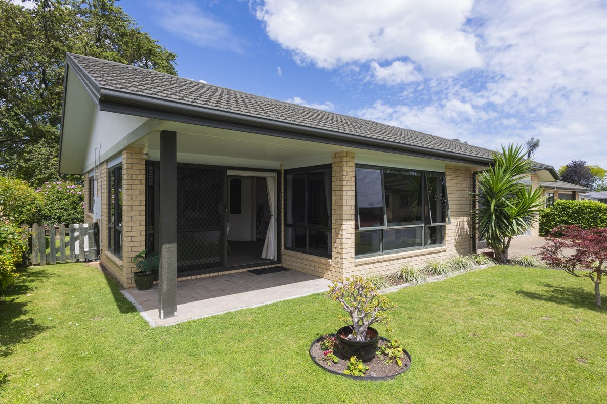 9 Coulston Place, Riverdale, Gisborne - Carousel 1