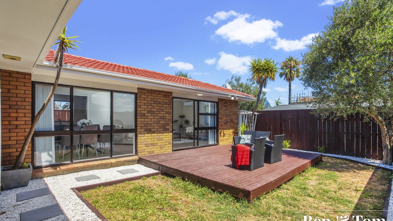 2/34 Dale Crescent, Pakuranga, Auckland - Carousel 1
