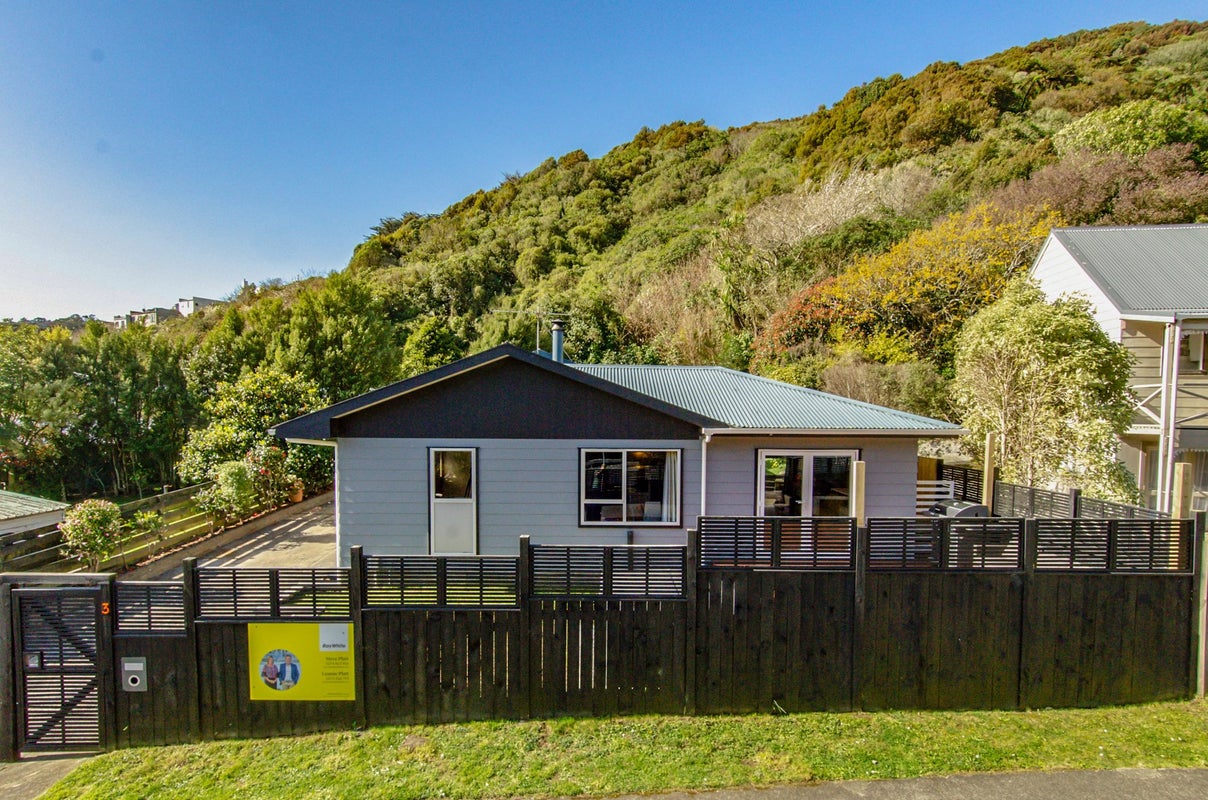 3 Fitzgerald Place, Karori, Wellington - Carousel 1