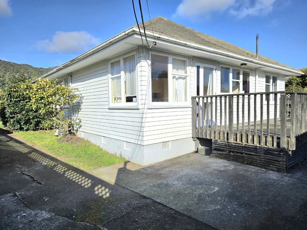 7 Boothby Grove, Fairfield, Lower Hutt - Carousel 12