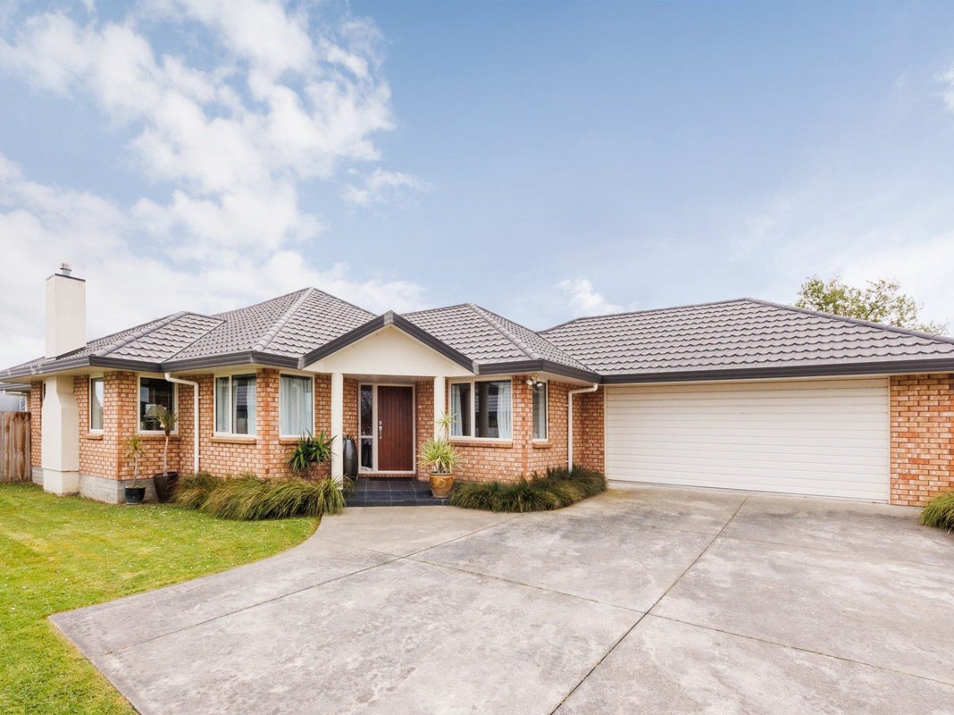 163 Pacific Drive, Fitzherbert, Palmerston North - Carousel 1