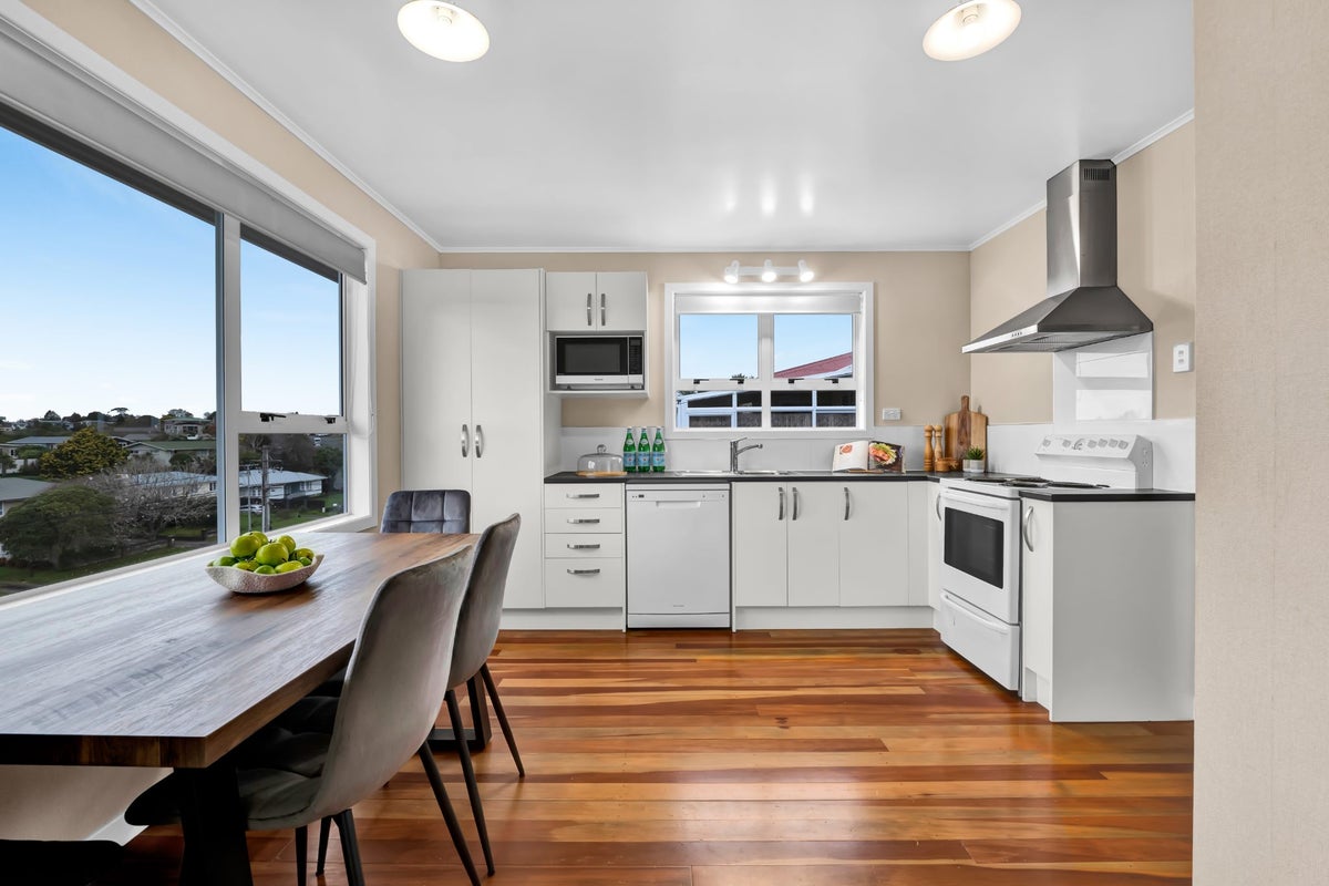 62 Awanui Street, Merrilands, New Plymouth - Carousel 2