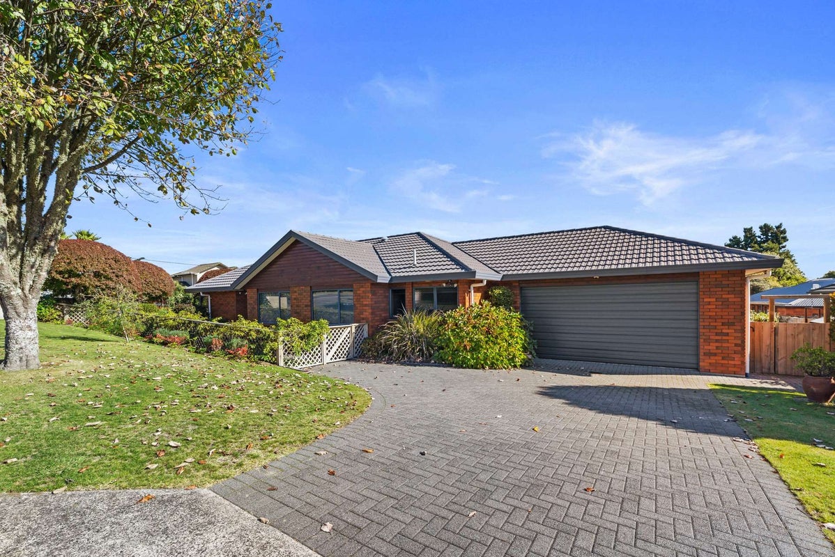 2 Hayward Rise, Owhata, Rotorua - Carousel 2