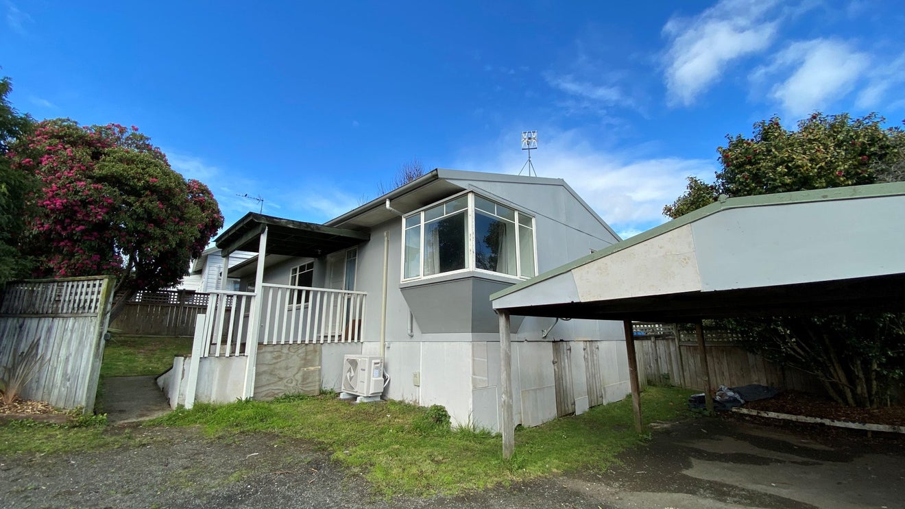 9A Kahikatea Drive, Melville, Hamilton - Carousel 1