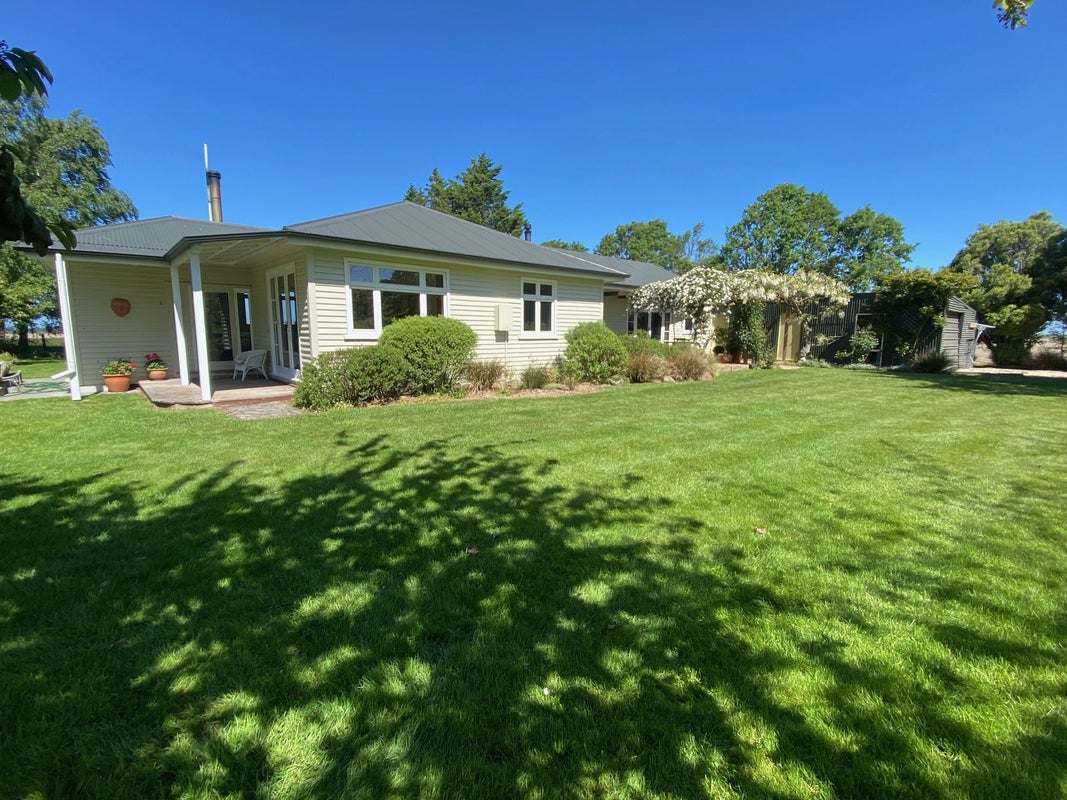 282 Back Track, Rakaia - Carousel 2