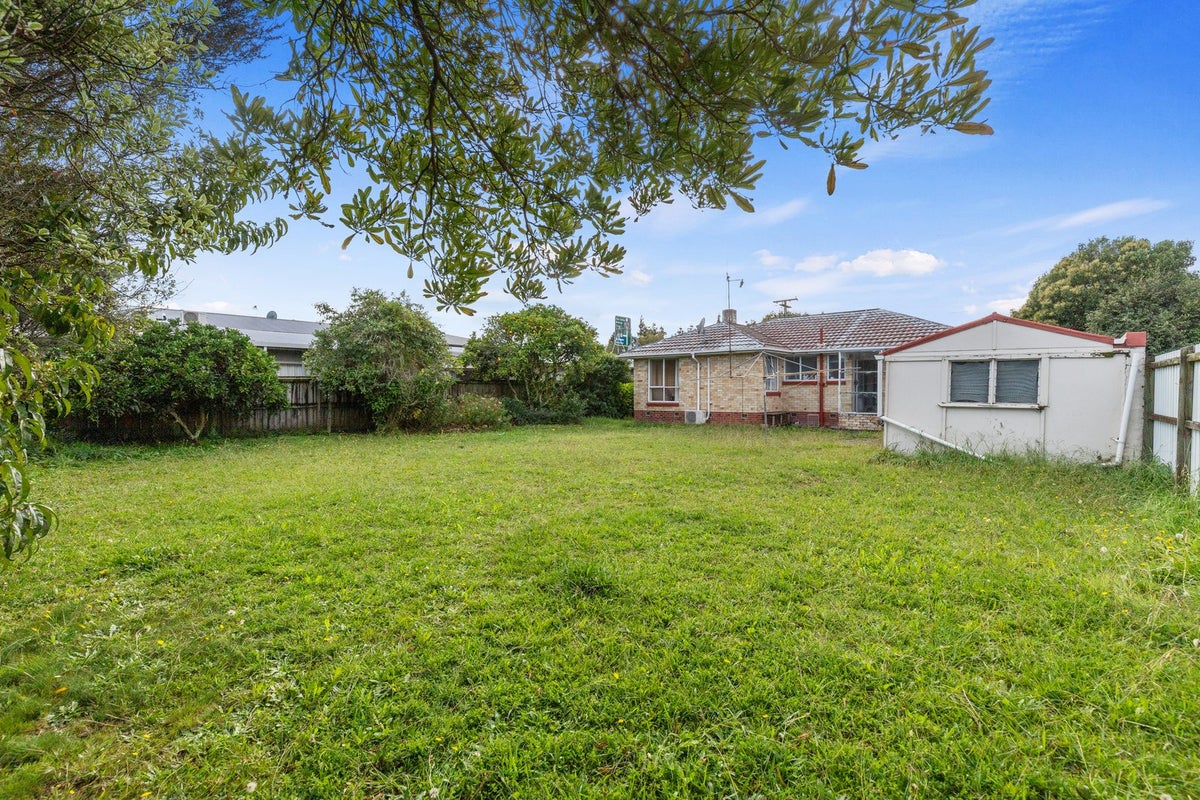 77 Normandy Avenue, Melville, Hamilton - Carousel 14