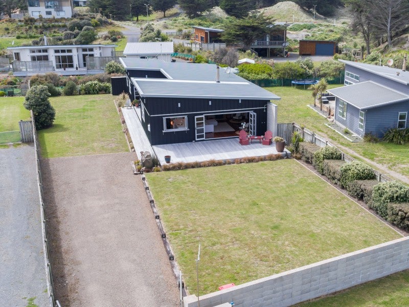 42A Kent Avenue, Waitarere Beach, Levin - Carousel 2