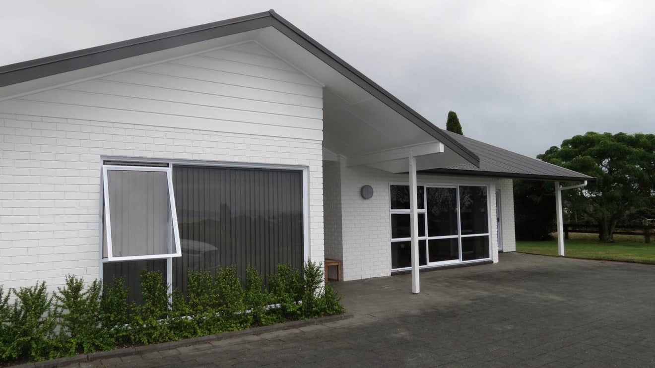 28 Bays Road, Papakura - Carousel 18