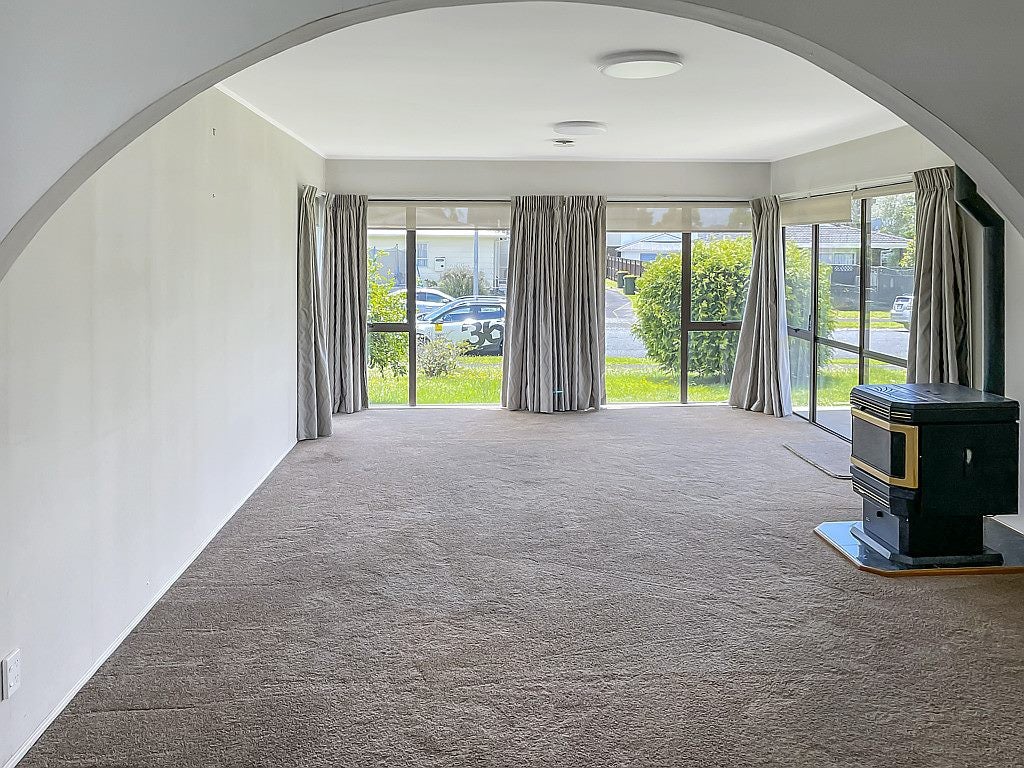 10 Challen Close, Conifer Grove, Takanini - Carousel 2