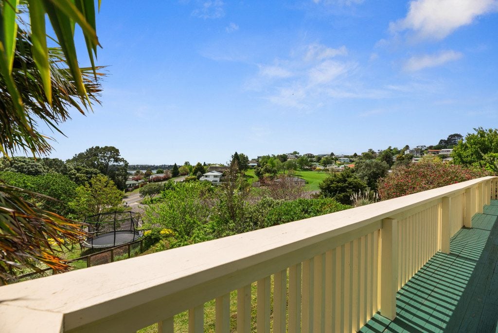 7 Holmburn Street, Welcome Bay, Tauranga - Carousel 2