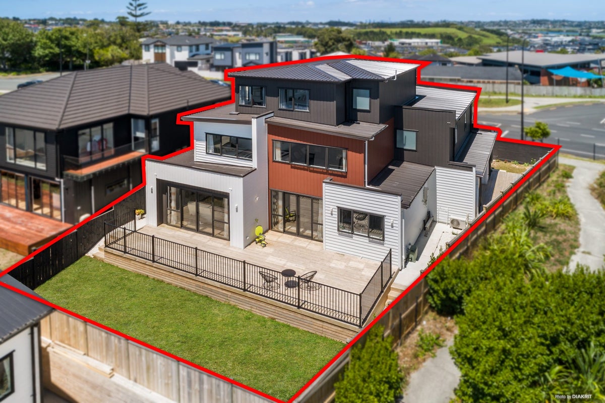 43 Spencer Road, Oteha, Auckland - Carousel 1
