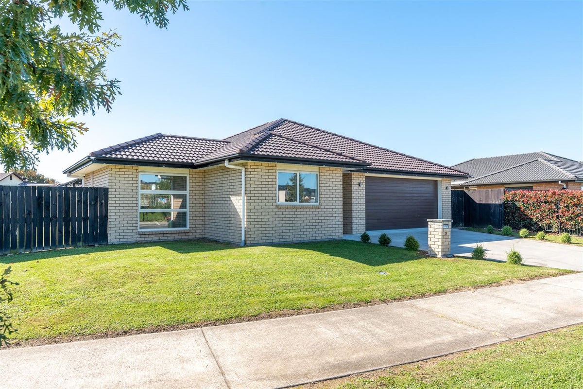 27 Briannarose Drive, Fitzroy, Hamilton - Carousel 1