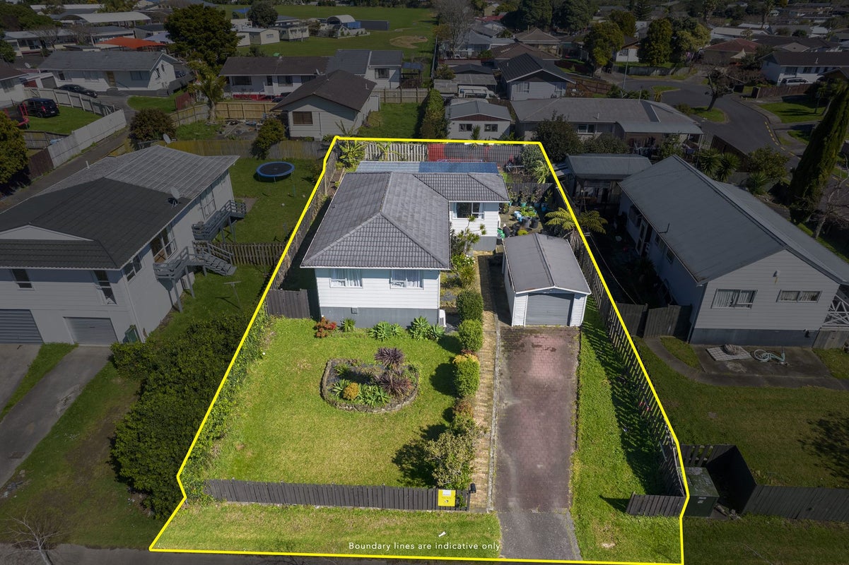 9 Frobisher Way, Clendon Park, Auckland - Carousel 1